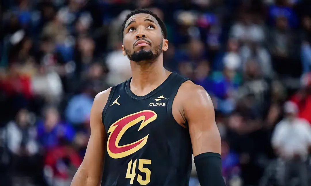 爵士在西部崭露头角，米切尔一统芝加哥