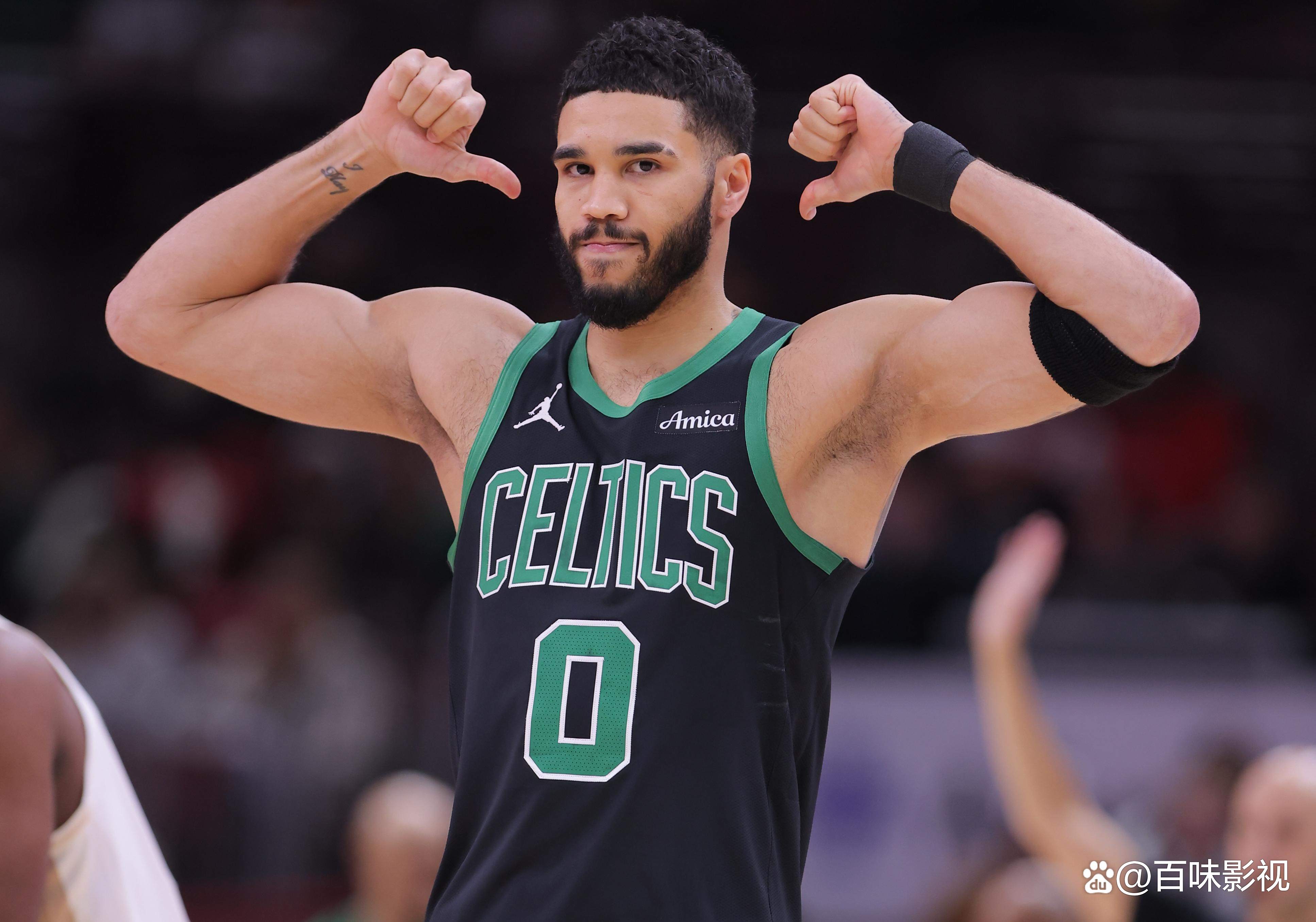 美洲球员获得最佳防守球员奖 美洲球员获得最佳防守球员奖