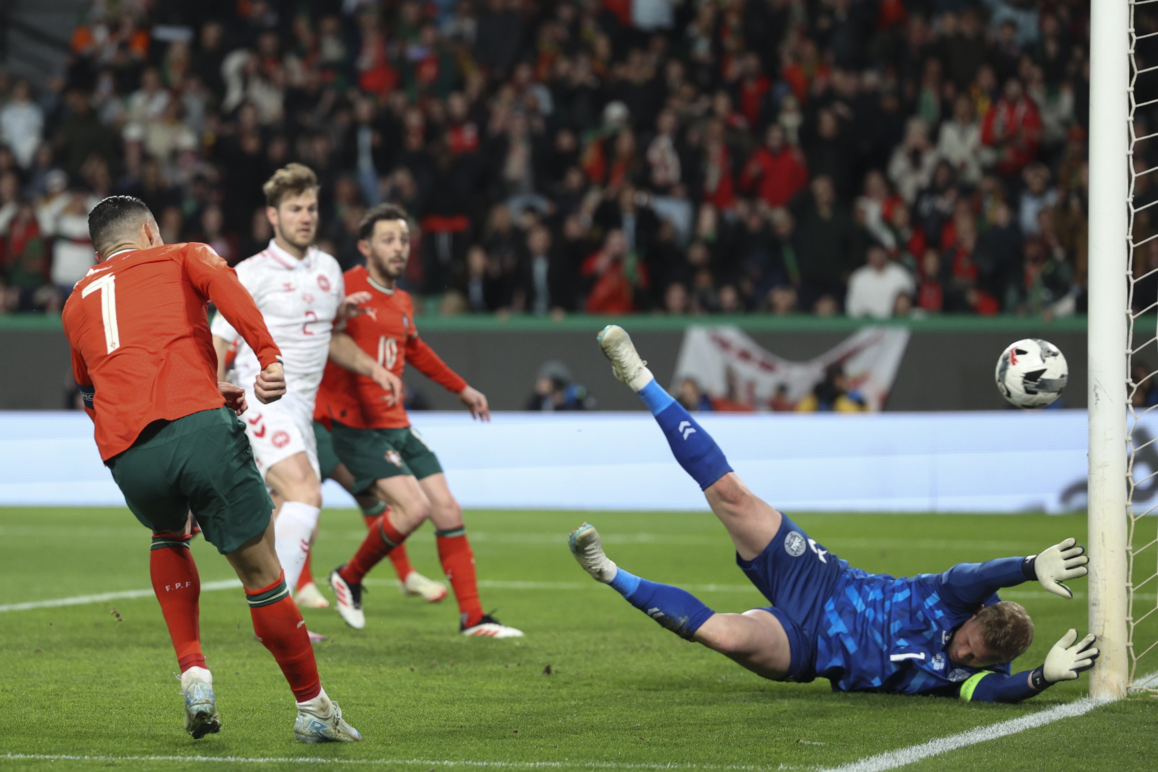 英格兰战胜乌克兰,晋级欧国联半决赛 英格兰战胜乌克兰,晋级欧国联半决赛