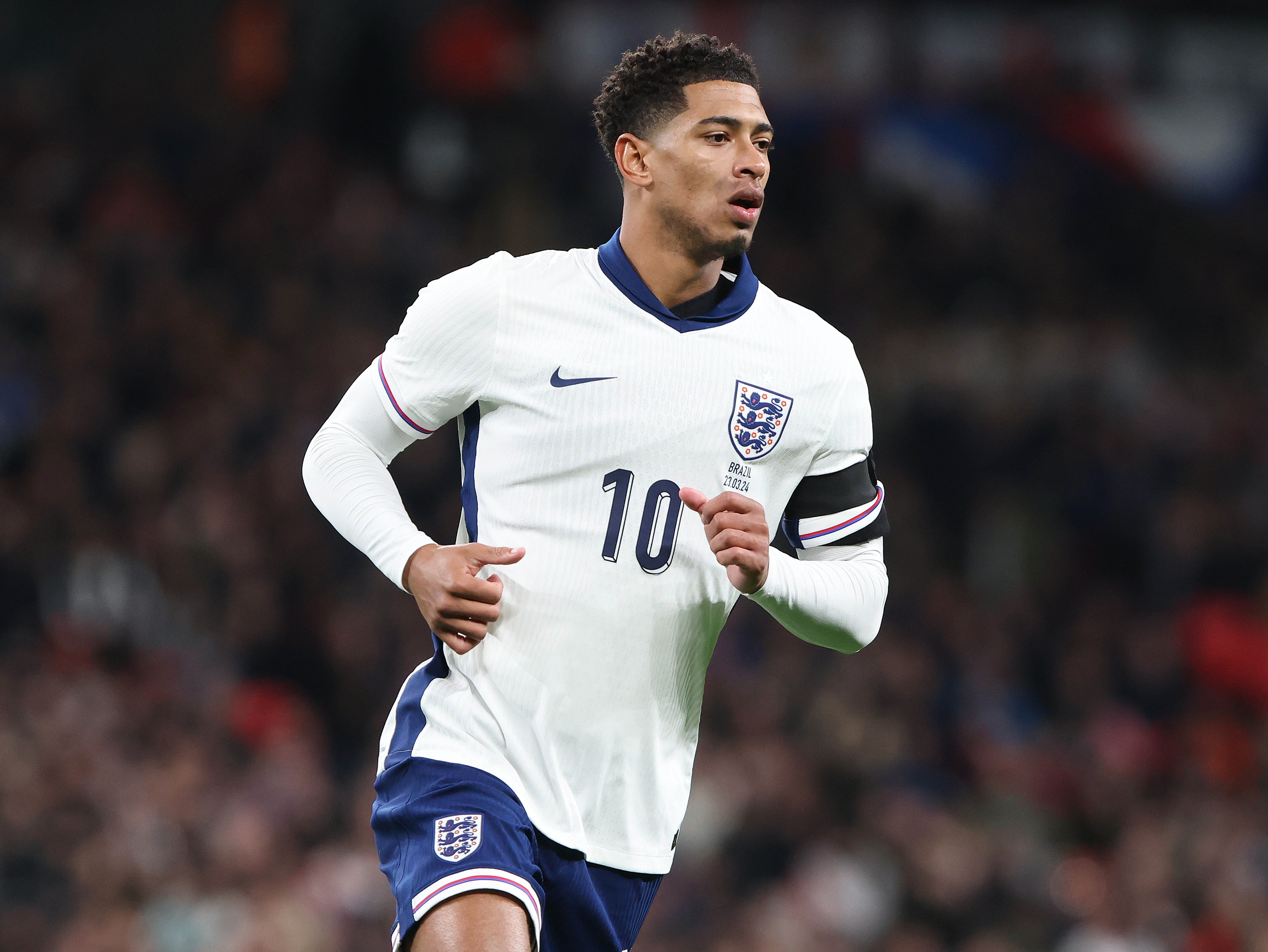 包含巴黎圣日耳曼签下英格兰后卫卡尔-沃克的词条 包含巴黎圣日耳曼签下英格兰后卫卡尔-沃克的词条