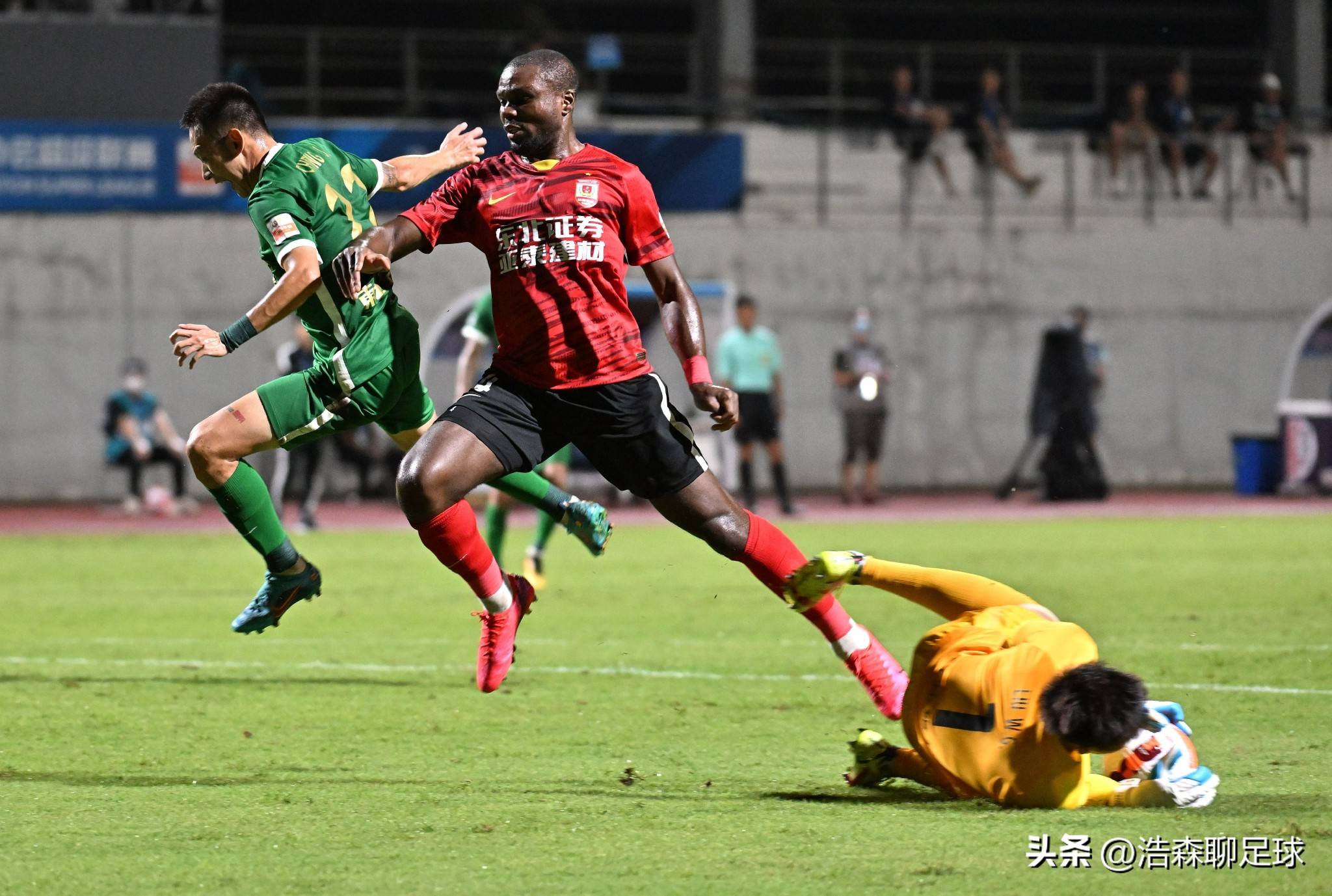 深圳南城客场败长春亚泰，升超反观能的简单介绍