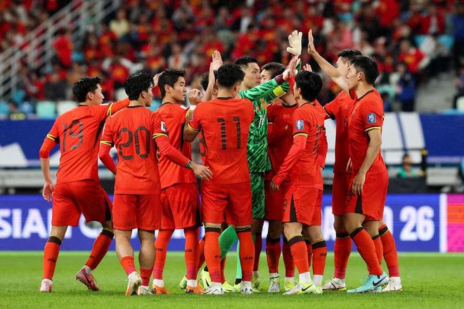 中国足球联赛场面火爆，势头正盛