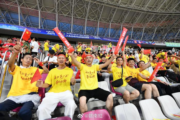 关于国际大赛启幕，球迷热情高涨的信息