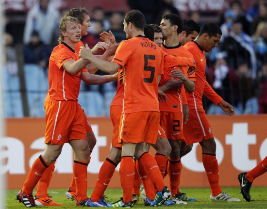 荷兰队遭遇乌拉圭，一场胜负将分高下的简单介绍